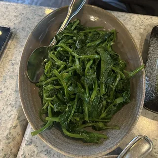 V03. Pea Sprouts w/ Garlic