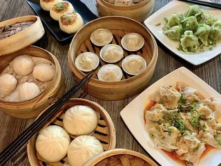 Dumpling House