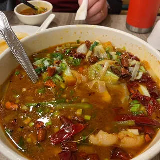 B04. Wonton in House Broth