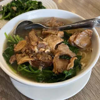 C09. Five-Spice Beef Stew Noodle Soup