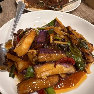 V03. Eggplant w/ Garlic Sauce