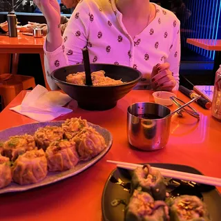 Pork dumpling and Noodles