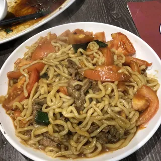 Tomato Beef Chow Mein
