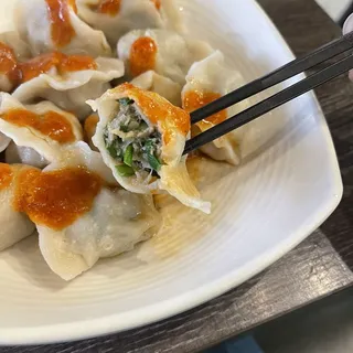 Chicken Dumpling with Green Chives
