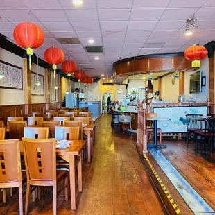 sushi and sashimi, interior