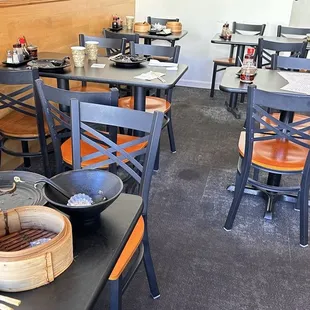 Dining room with 6 tables