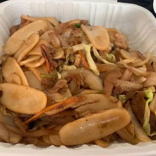 Shanghai-Style Stir-Fried Rice Cakes