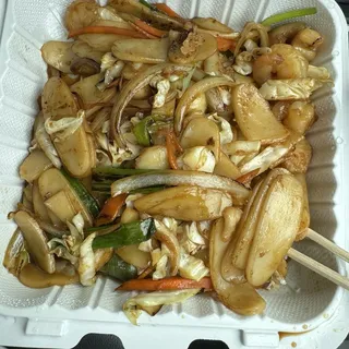 Seafood Stir-Fried Rice Cakes