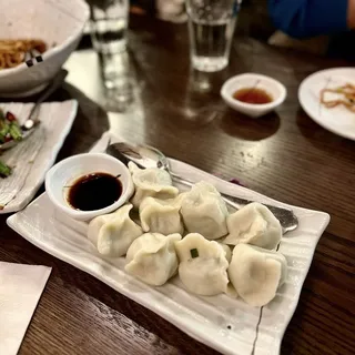 Shrimp Egg Chives & Wood Ear Mushroom Dumpling (8)