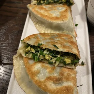 Dry Shrimp Egg & Chives Pockets (2)