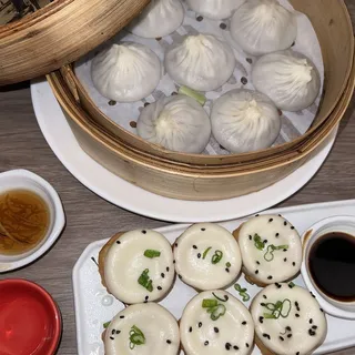 Juicy Pork Bao (6) / (6)