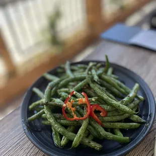Sautéed garlic string beans (3/5 stars)