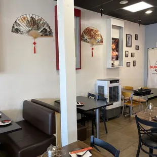 sushi and sashimi, interior