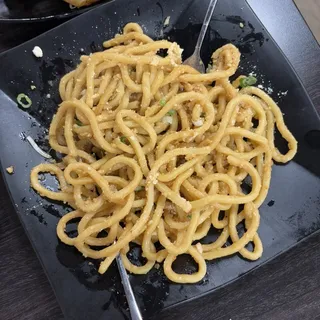 D9. Garlic Noodles