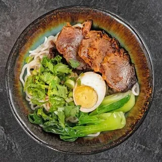 D12. Spicy Beef Noodles