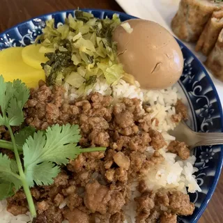 F6. Stewed Minced Pork Over Rice