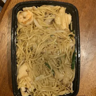 N4. Taiwan Style Pork Chop Noodles Soup