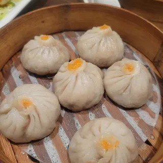 D7. Mini Juicy Buns W. Pork & Crabmeat