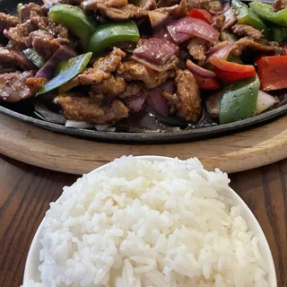 B10. Beef In Black Pepper Sauce