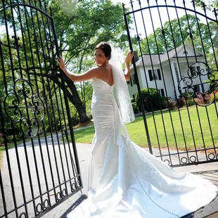 Stunning bridal portraits!  www.DuncanEstate.com, www.Facebook.com/Duncan.Estate.SC