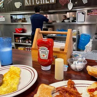 Grill / bar seating area- no wait if you sit here