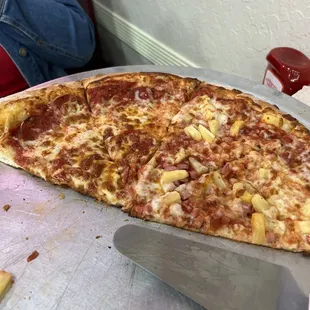 Half Pepperoni half Hawaiian