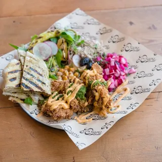 Hummus & Fried Chicken Plate*