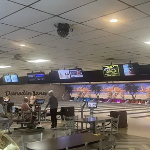 Dunedin Lanes   a Tuesday afternoon