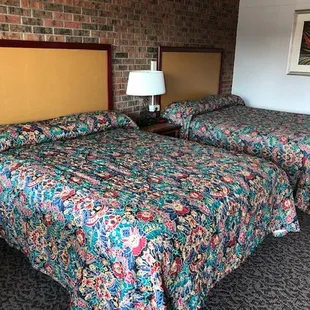 Standard 2 Queen Bed Room