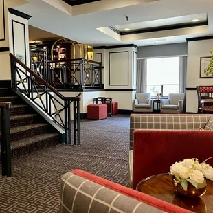 Dunhill Hotel lobby and bar