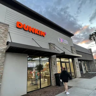unkin&apos;s storefront