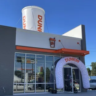Dunkin&apos; Donuts Grand Opening