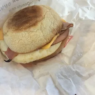 Ham egg and cheese muffin 320 cals