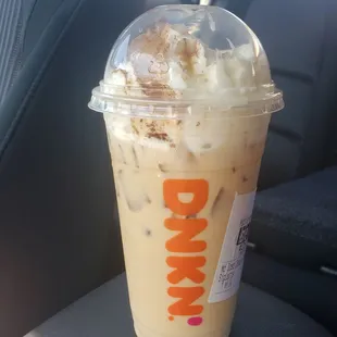 Medium Pumpkin Spice Iced Signature Latte