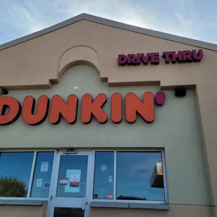  the front of a drive thru restaurant