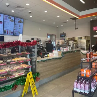 8 of 10 Employees visible and no greeting for five minutes while standing at the counter. Do Better.