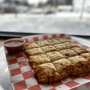Cheesy Garlic Bites