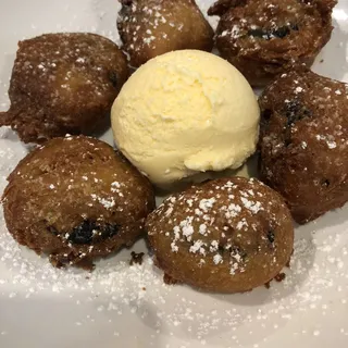 Fried Oreos A La Mode