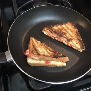 Lobster was frozen n tasted like it...one said wasn&apos;t toasted had to finish it off...n lame ass white bread not Texas toast