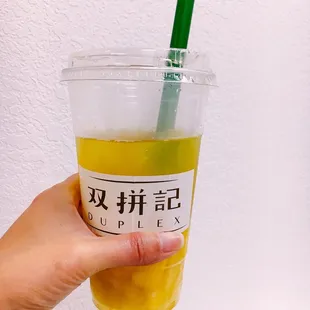 Golden Pineapple with Jasmin Green Tea. Very refreshing!