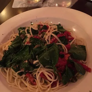 Sun-dried Tomatoes, Spinach, Capers, Garlic and Olive Oil Linguini