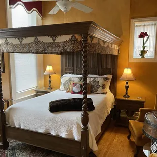This is a Beautiful Harry Bishop Soeed  room. the en suite large bathroom is not visible from this angle