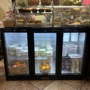 Snacks, salads, and fruits