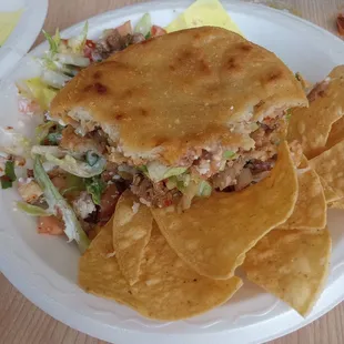Asada gordita was made real fresh the masa was cooked to perfection overall it was amazing and had the best taste. service was amazing