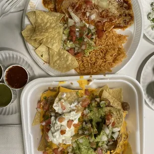 DURANGO Nachos, 2 Enchiladas W/Rice Beans