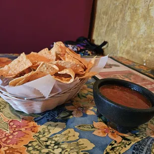 Complimentatt Tortilla Chips &amp; Salsa