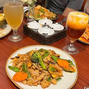 Thai Ice Lemongrass Tea Thai Iced Tea Spicy Drunken Noodles