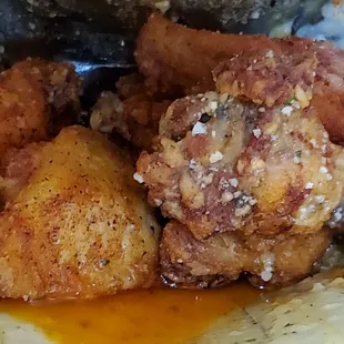 Freshly fried crispy chicken wings