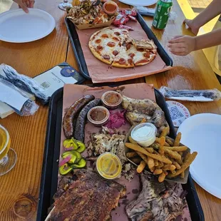 BBQ Sampler, nachos, fried green beans, great beer and pizza for the kiddos..