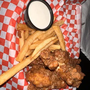 Chicken tenders tossed in Parmesan garlic sauce.